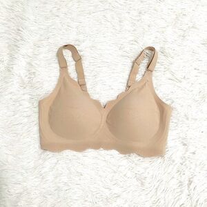 Women Floral Wireless Bra Light Support in Cream Size Small